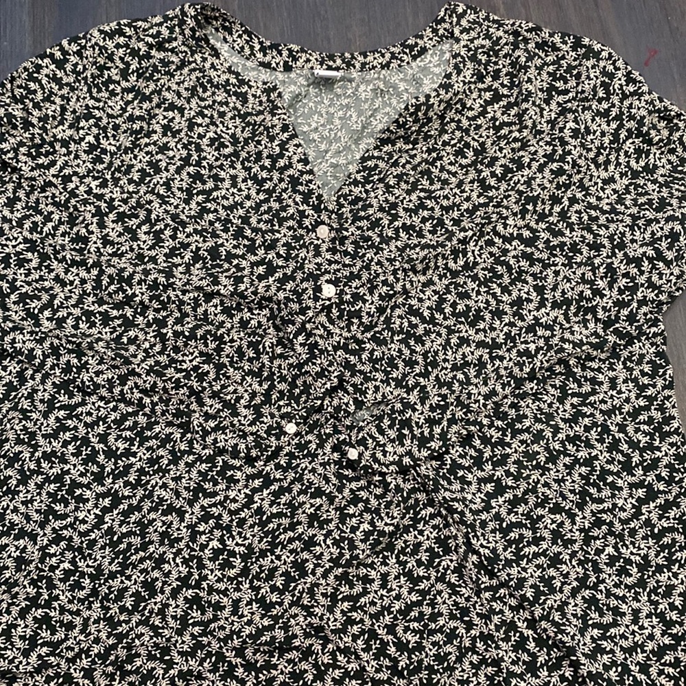 OLD NAVY WOMENS BLOUSE